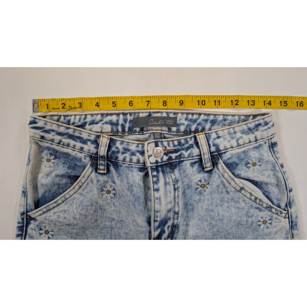 Cali 1850 Womens Acid Wash Daisy Embroidered Straight Leg Jeans Blue Size 5/27 - Picture 4 of 11